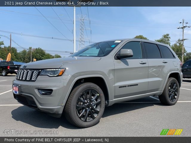 2021 Jeep Grand Cherokee Laredo 4x4 in Sting-Gray