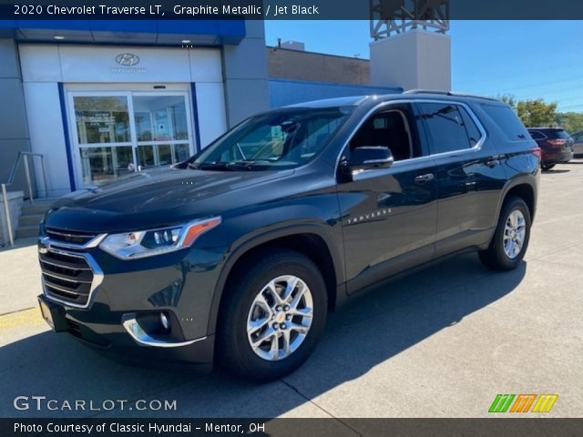 2020 Chevrolet Traverse LT in Graphite Metallic