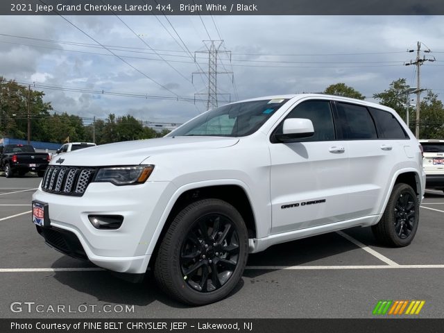 2021 Jeep Grand Cherokee Laredo 4x4 in Bright White