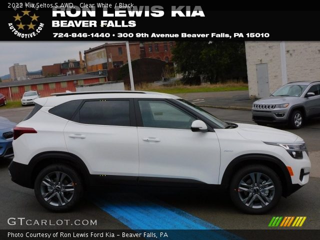 2022 Kia Seltos S AWD in Clear White