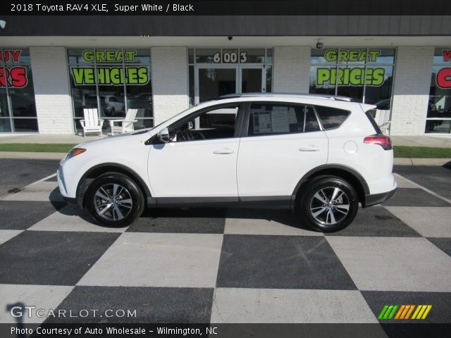 2018 Toyota RAV4 XLE in Super White