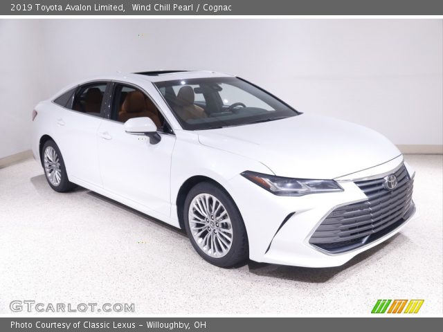 2019 Toyota Avalon Limited in Wind Chill Pearl