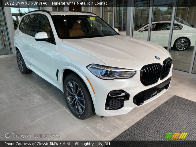 2022 BMW X5 xDrive40i in Mineral White Metallic