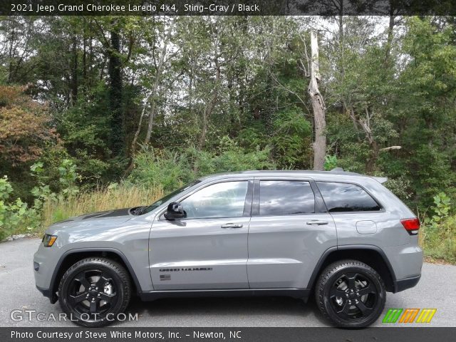 2021 Jeep Grand Cherokee Laredo 4x4 in Sting-Gray