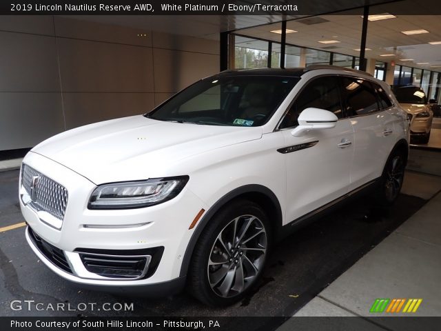 2019 Lincoln Nautilus Reserve AWD in White Platinum