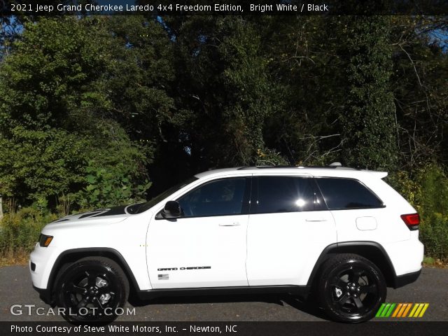 2021 Jeep Grand Cherokee Laredo 4x4 Freedom Edition in Bright White