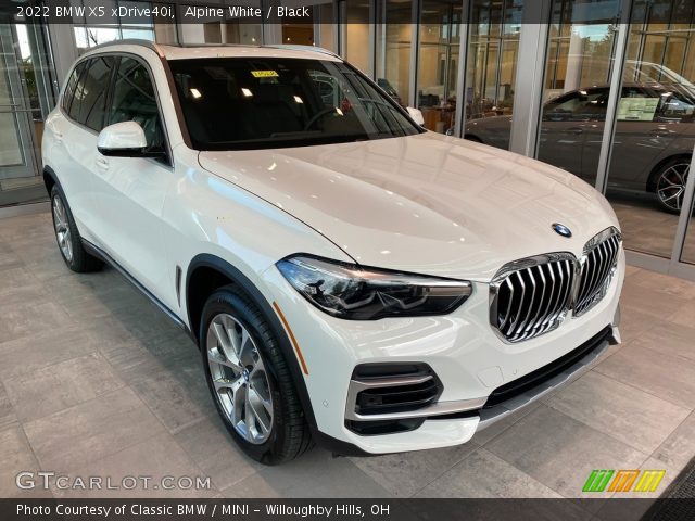 2022 BMW X5 xDrive40i in Alpine White