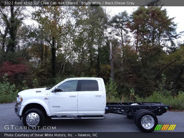 2022 Ram 4500 SLT Crew Cab 4x4 Chassis in Bright White