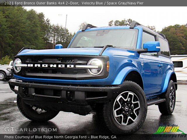 2021 Ford Bronco Outer Banks 4x4 2-Door in Velocity Blue