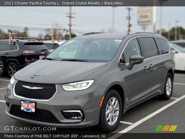 2021 Chrysler Pacifica Touring L in Granite Crystal Metallic