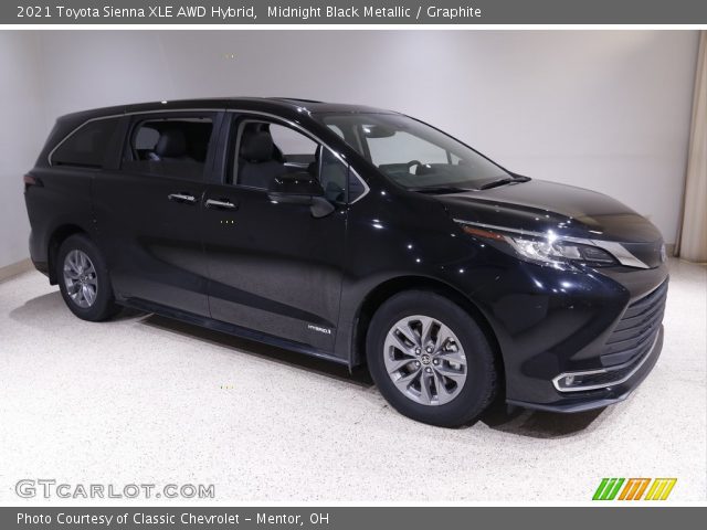 2021 Toyota Sienna XLE AWD Hybrid in Midnight Black Metallic