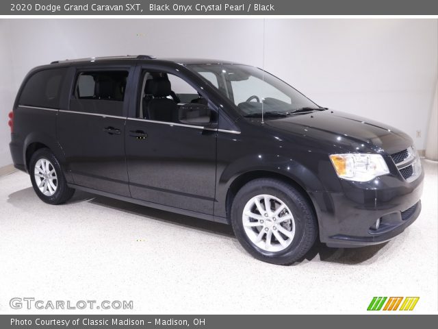 2020 Dodge Grand Caravan SXT in Black Onyx Crystal Pearl