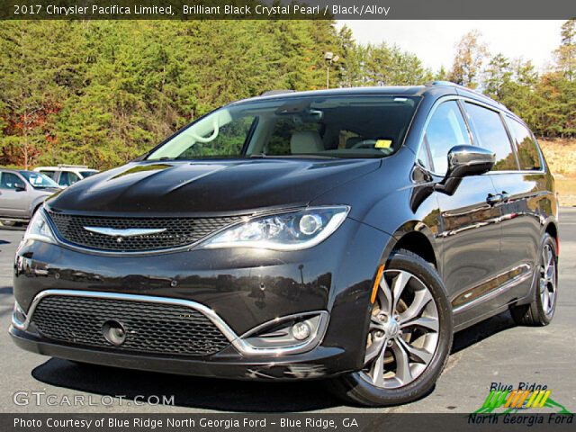 2017 Chrysler Pacifica Limited in Brilliant Black Crystal Pearl