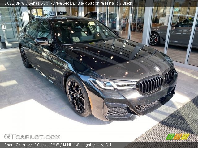 2022 BMW 5 Series 530i xDrive Sedan in Black Sapphire Metallic