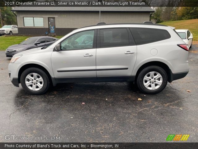 2017 Chevrolet Traverse LS in Silver Ice Metallic