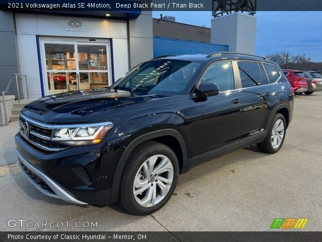 2021 Volkswagen Atlas SE 4Motion in Deep Black Pearl