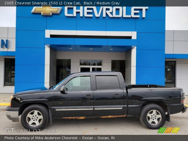 2005 Chevrolet Silverado 1500 LS Crew Cab in Black