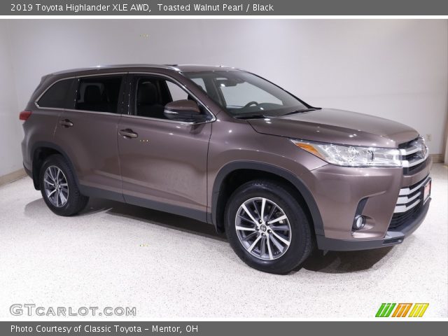 2019 Toyota Highlander XLE AWD in Toasted Walnut Pearl