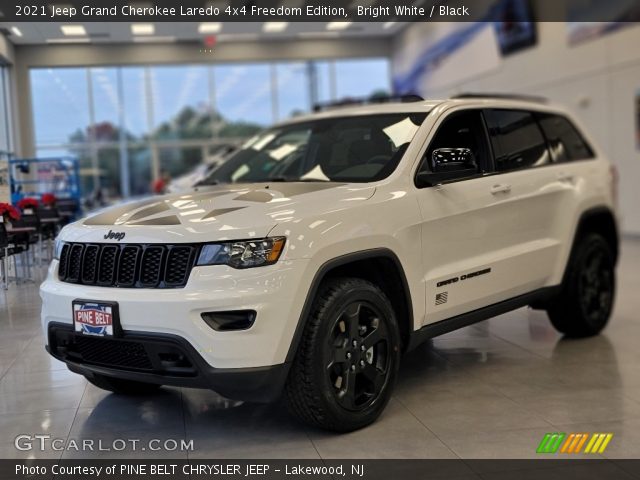 2021 Jeep Grand Cherokee Laredo 4x4 Freedom Edition in Bright White