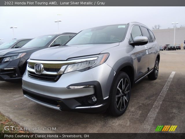 2022 Honda Pilot Touring AWD in Lunar Silver Metallic