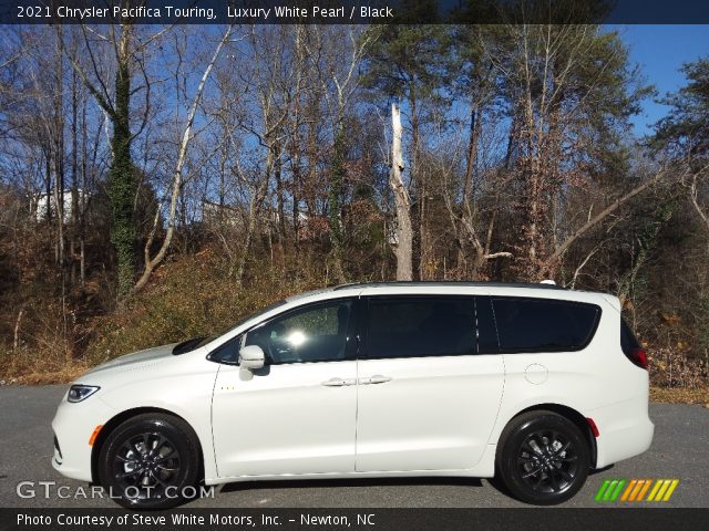 2021 Chrysler Pacifica Touring in Luxury White Pearl
