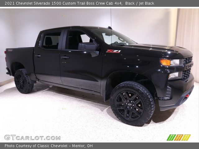 2021 Chevrolet Silverado 1500 Custom Trail Boss Crew Cab 4x4 in Black