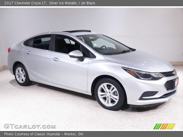 2017 Chevrolet Cruze LT in Silver Ice Metallic