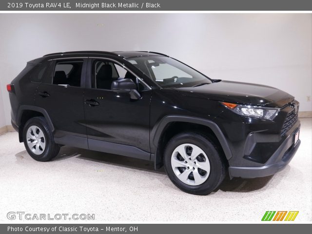 2019 Toyota RAV4 LE in Midnight Black Metallic