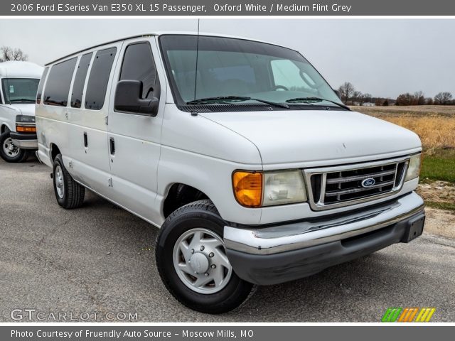 2006 Ford E Series Van E350 XL 15 Passenger in Oxford White