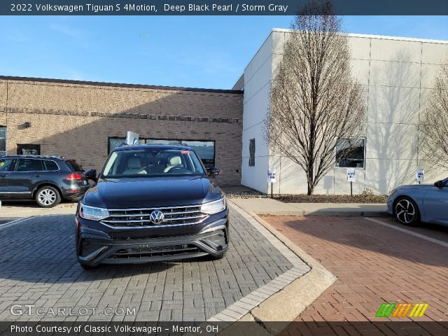 2022 Volkswagen Tiguan S 4Motion in Deep Black Pearl
