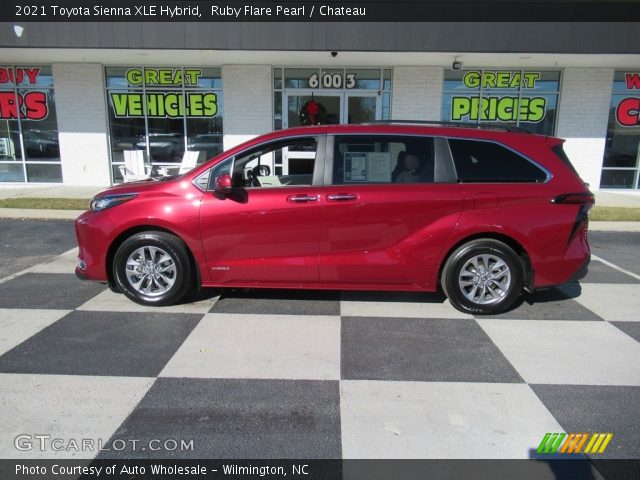 2021 Toyota Sienna XLE Hybrid in Ruby Flare Pearl