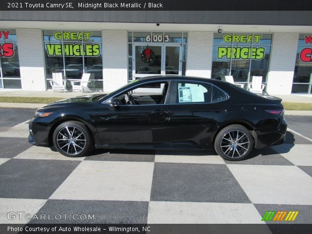 2021 Toyota Camry SE in Midnight Black Metallic