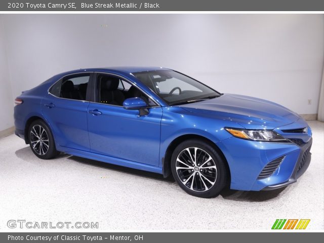 2020 Toyota Camry SE in Blue Streak Metallic