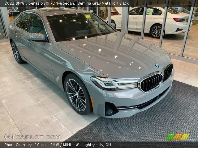 2022 BMW 5 Series 530i xDrive Sedan in Bernina Gray Metallic