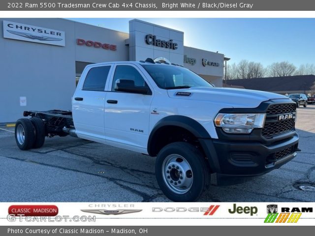 2022 Ram 5500 Tradesman Crew Cab 4x4 Chassis in Bright White