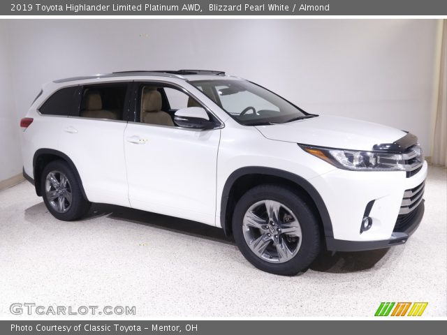 2019 Toyota Highlander Limited Platinum AWD in Blizzard Pearl White