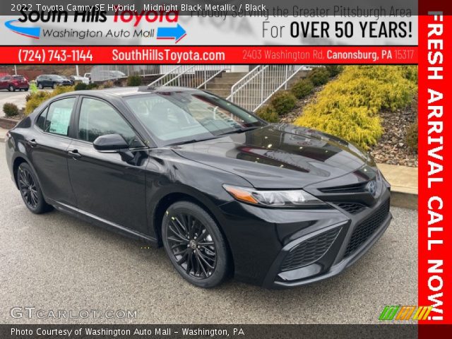 2022 Toyota Camry SE Hybrid in Midnight Black Metallic