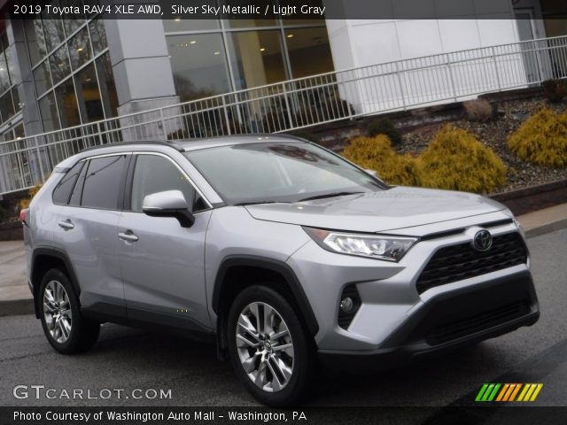 2019 Toyota RAV4 XLE AWD in Silver Sky Metallic