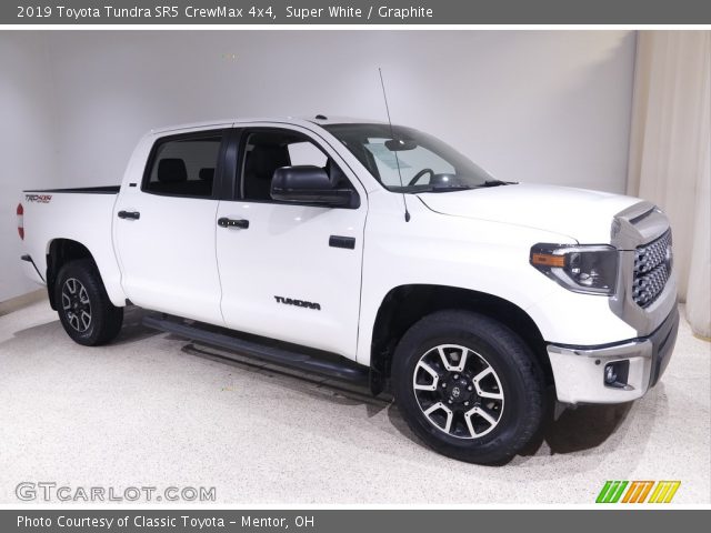 2019 Toyota Tundra SR5 CrewMax 4x4 in Super White
