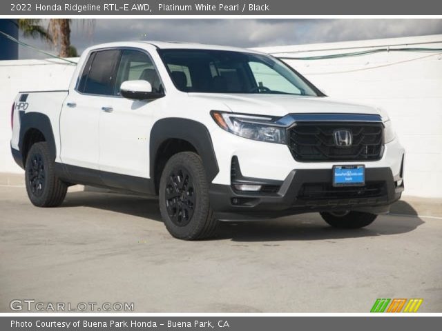 2022 Honda Ridgeline RTL-E AWD in Platinum White Pearl