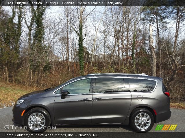 2021 Chrysler Pacifica Touring L in Granite Crystal Metallic