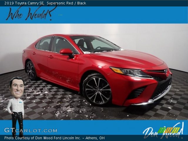 2019 Toyota Camry SE in Supersonic Red
