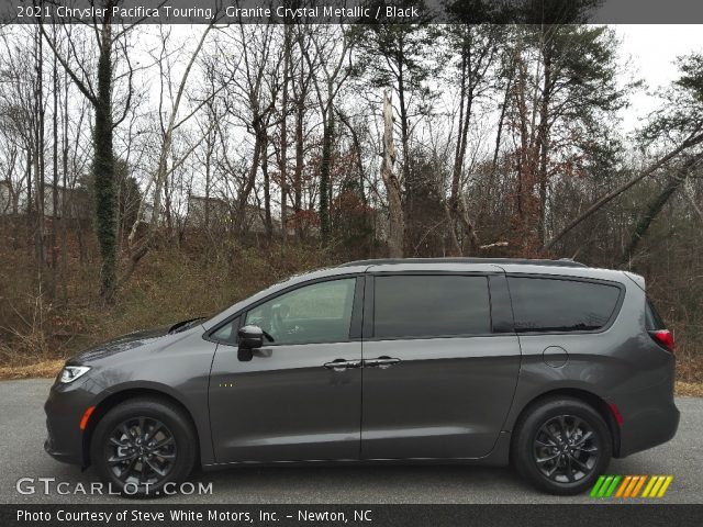 2021 Chrysler Pacifica Touring in Granite Crystal Metallic