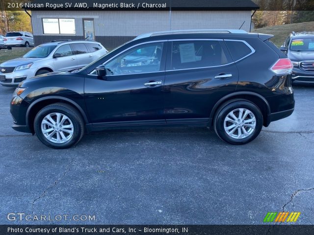 2016 Nissan Rogue SV AWD in Magnetic Black