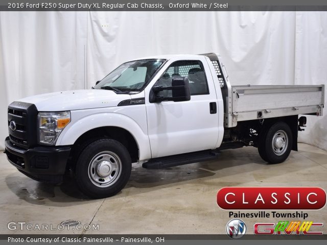 2016 Ford F250 Super Duty XL Regular Cab Chassis in Oxford White