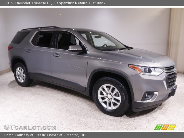 2019 Chevrolet Traverse LT in Pepperdust Metallic