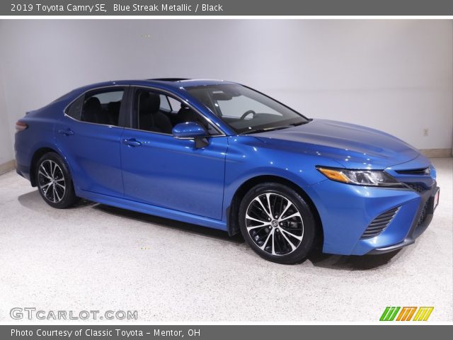 2019 Toyota Camry SE in Blue Streak Metallic