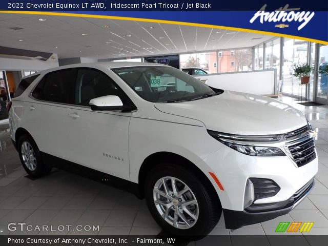 2022 Chevrolet Equinox LT AWD in Iridescent Pearl Tricoat