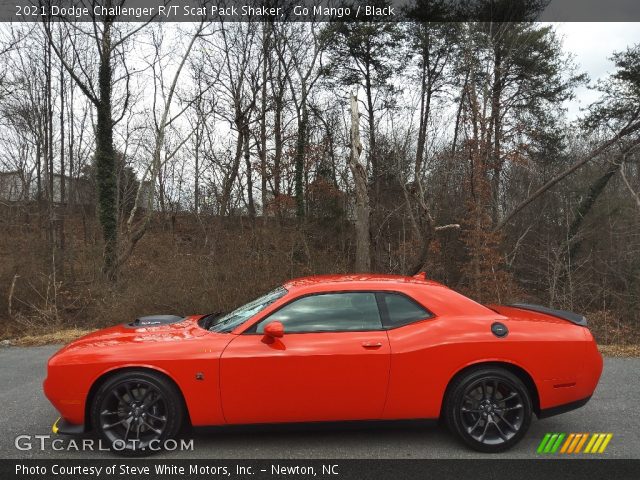 2021 Dodge Challenger R/T Scat Pack Shaker in Go Mango