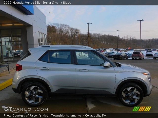 2022 Hyundai Venue SEL in Stellar Silver